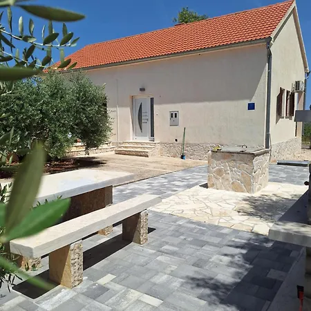 Kuca Za Odmor Mira Feriehus