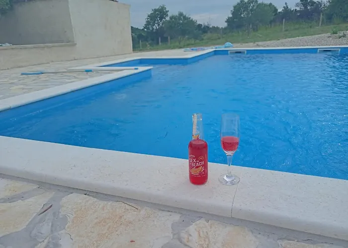 Nyaraló Kuca Za Odmor Mira *